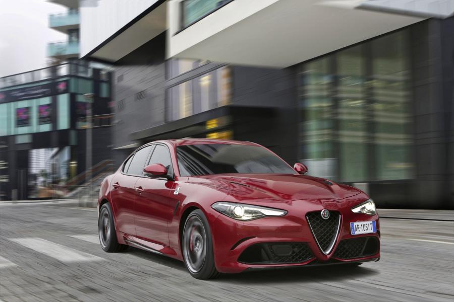  Alfa Romeo Giulia Quadrifoglio 2016 года  (WW) (фото 22 из 40)